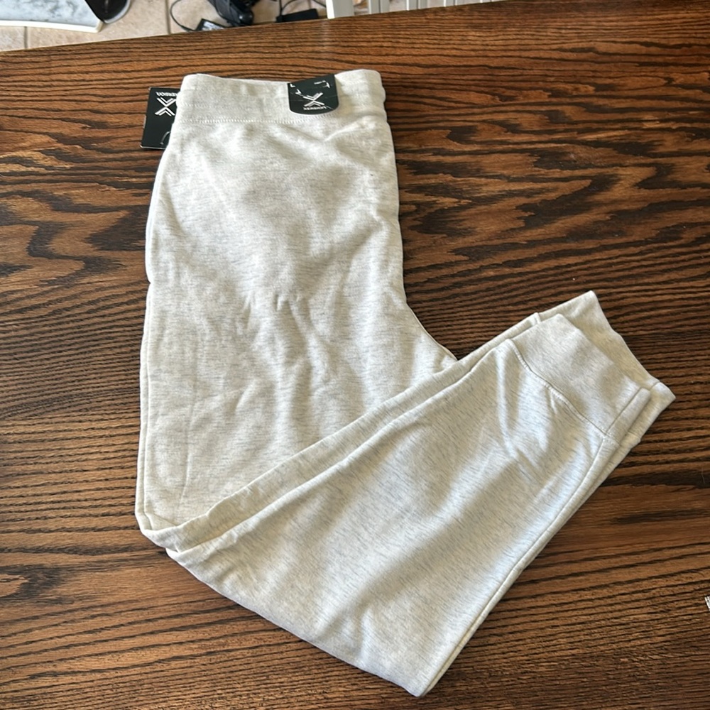 Men's cotton blend joggers size large.